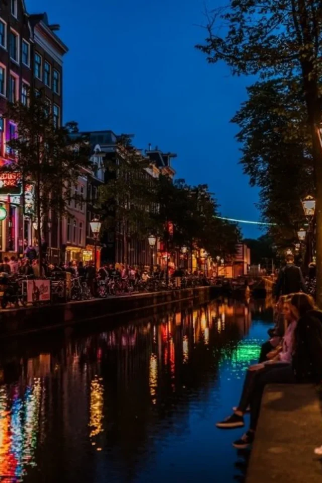 Amsterdam by night. Source: cityunscripted.com